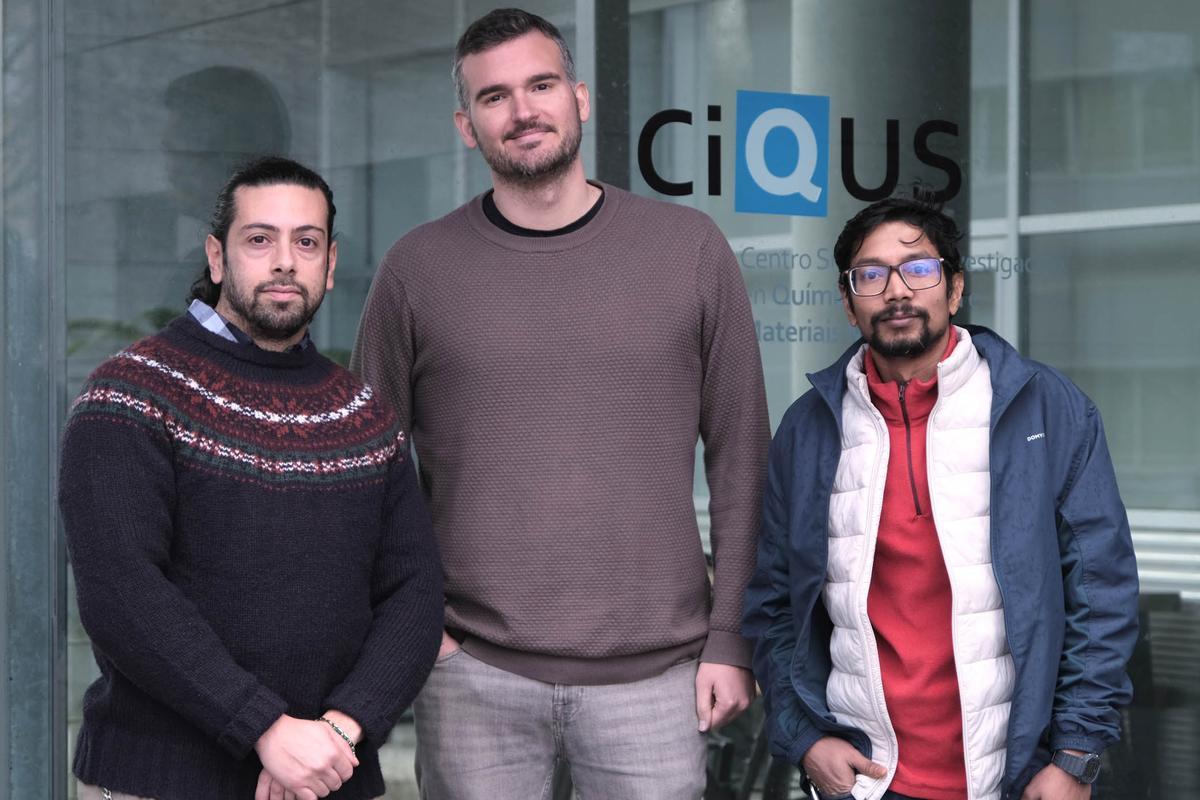 El equipo de Manuel Souto Salom, del Ciqus, avanzan en el uso de compuestos orgánicos para conseguir baterías máis rendibles y económicas.