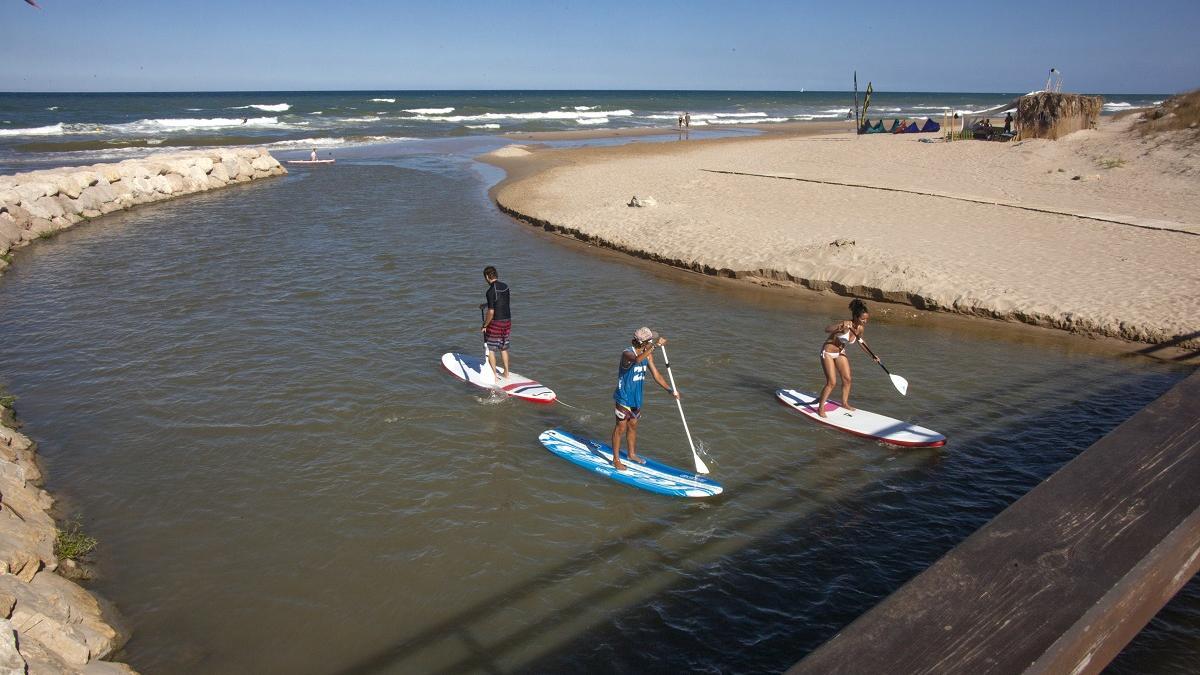 El río Xúquer ofrece diferentes opciones para la práctica de deportes de vela.