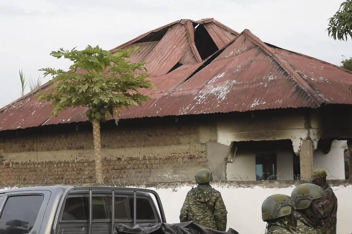 Un ataque contra una escuela de Uganda deja al menos 41 muertos