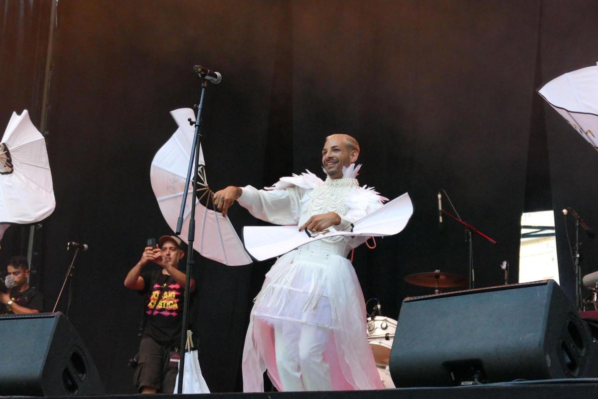 EN IMATGES | L'Acústica acaba amb tota la Rambla ballant al ritme de l'Orquestra Di-versiones, Locomía i Dj Paski EN IMATGES | L'Acústica acaba amb tota la Rambla ballant al ritme de l'Orquestra Di-versiones, Locomía i Dj Paski