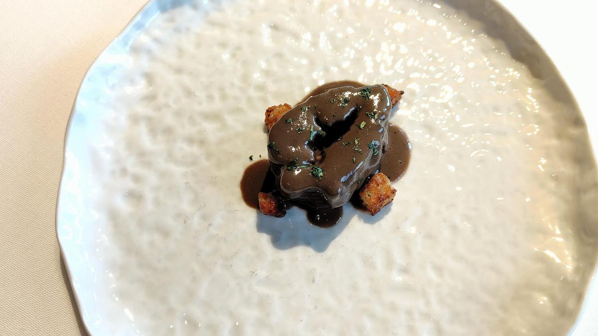 La lamprea guisada del asador O'Pazo, en Padrón.