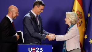 Pedro Sanchez con Ursula von der Leyen en Granada.