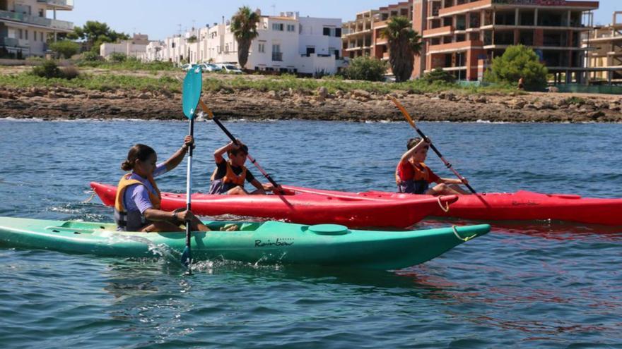 Curso de kayak en verano de 2023. | ES NÀUTIC