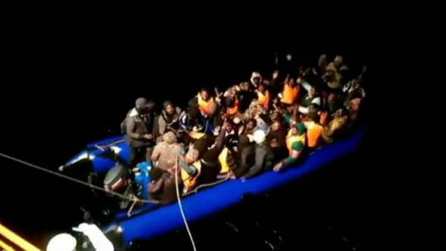 Rescatados 52 inmigrantes en aguas de Almería