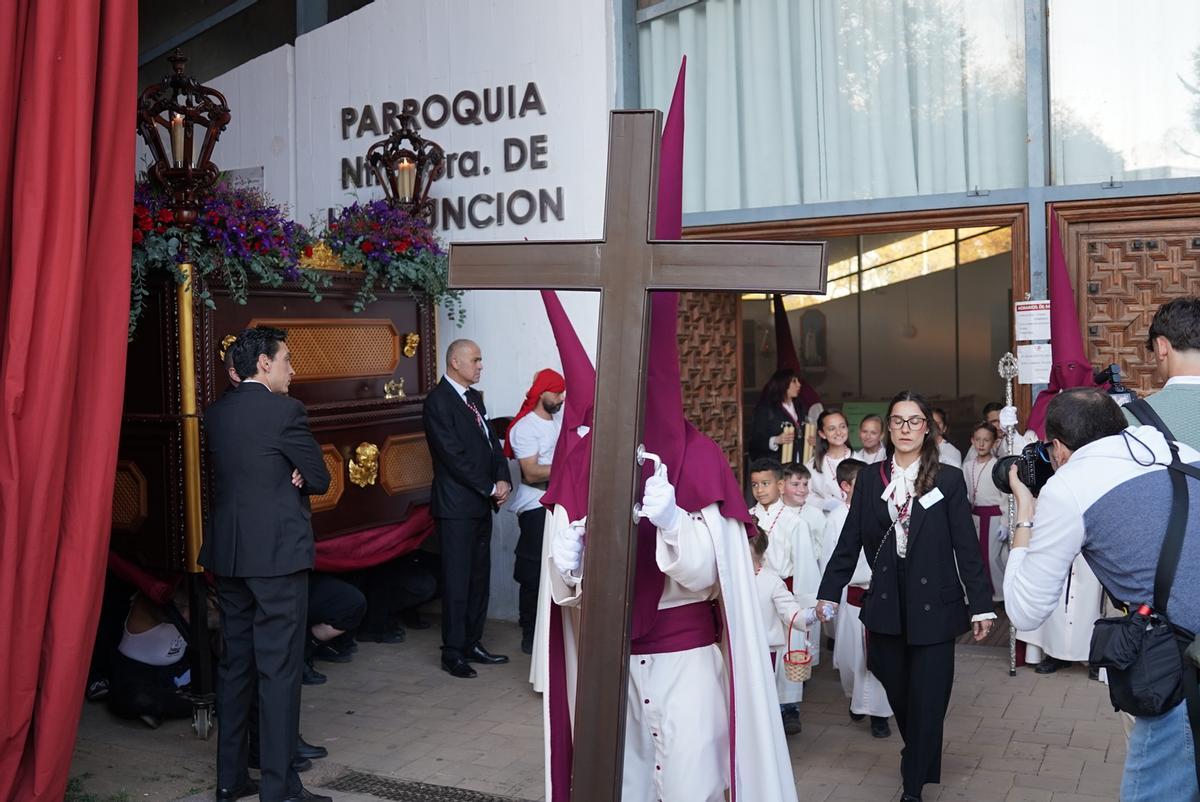 La salida del Cristo de las Lágrimas, en imágenes