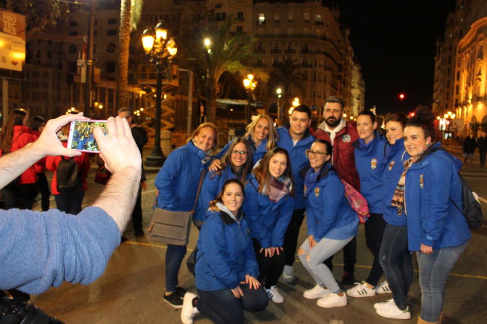 Noche de "plantà" de la falla infantil municipal