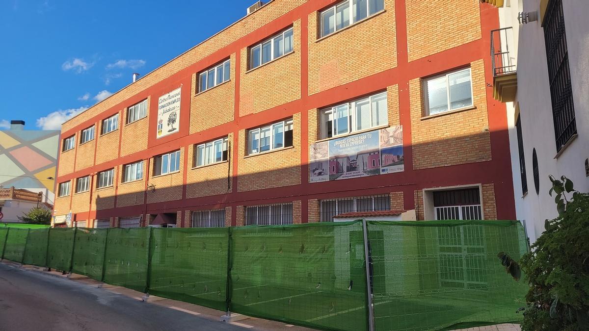 Alhaurín de la Torre inicia la obras de reforma del Centro de Formación Jabalcuza.