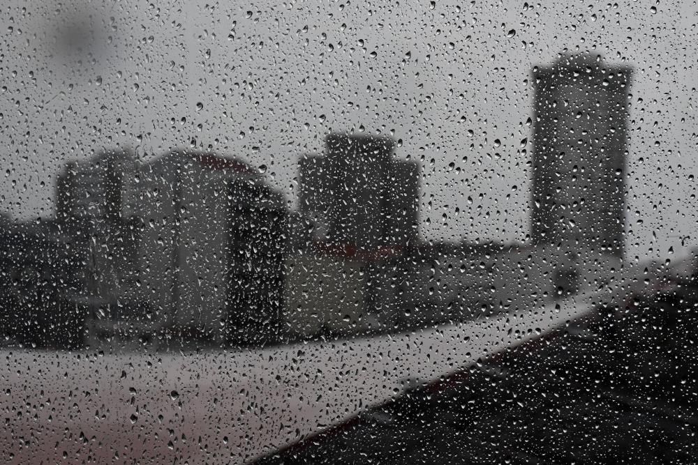 Viento y lluvia en A Coruña por la borrasca Miguel