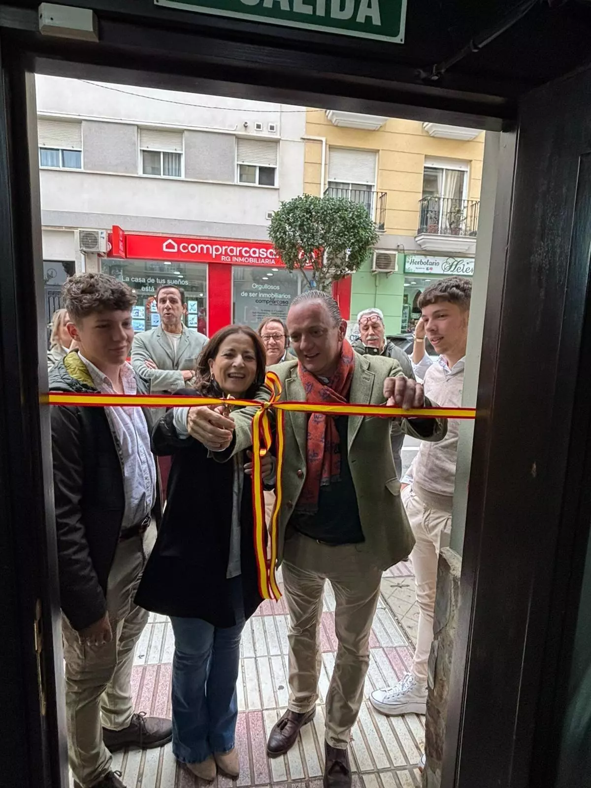 Qué hay detrás de abrir una tienda de moda con 18 años en una ciudad media: el caso de Luis Rodríguez, el cacereño que emprende