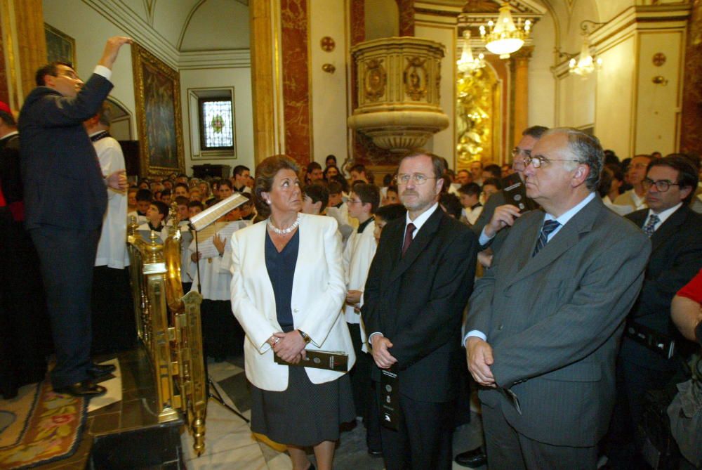 Inauguración de las puertas de bronce de la Basílica en 2005