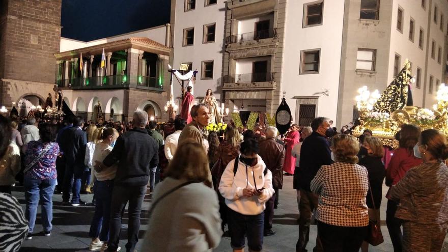 La Procesión Magna de Las Palmas de Gran Canaria plasma la vuelta a la normalidad en el Viernes Santo