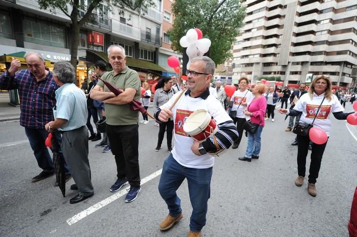 Manifestación de afectados por el cierre de iDenta