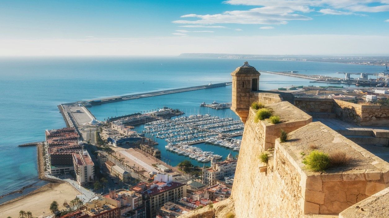 Visita imprescindible: los castillos que no puedes perderte en Alicante