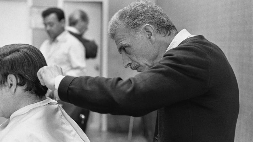 De la primera peluca para un hombre, a un corte de boda