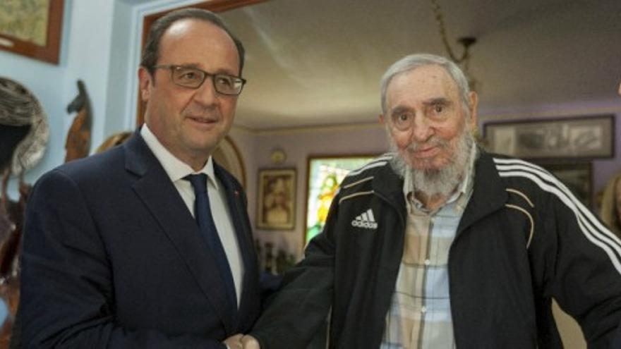 Histórico encuentro entre Raúl Castro y François Hollande