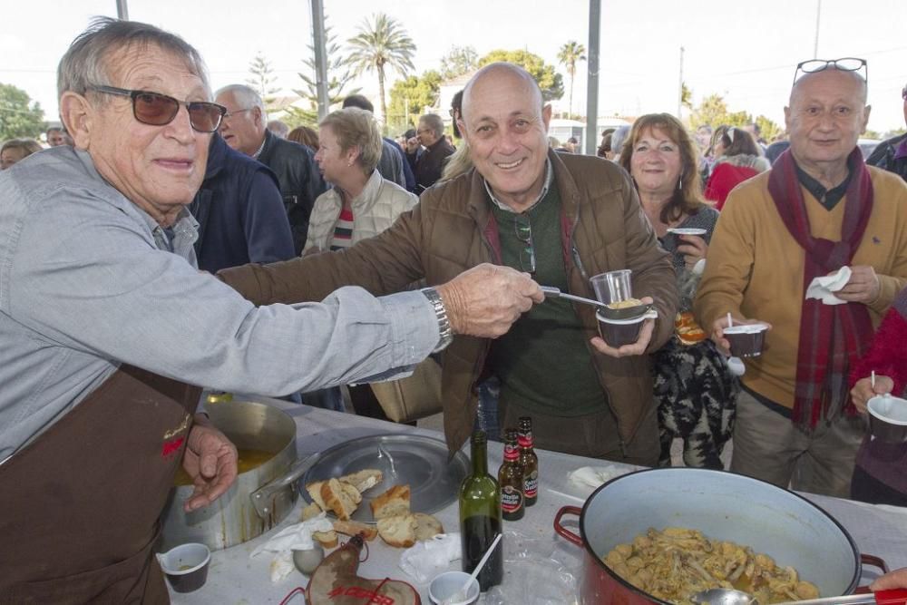 Reparto de pelotas en Pozo Estrecho por San Fulgencio