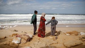 Imagen de archivo de palestinos desplazados en la Franja de Gaza