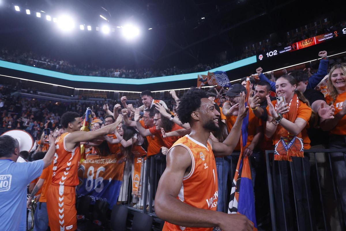 Todas las fotos del Valencia Basket - Olimpia Milano en el Roig Arena
