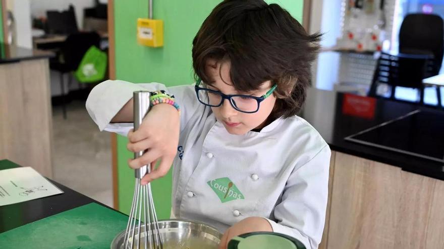 L’escola de cuina que ensenya molt més que receptes: «Molts nens no saben identificar aliments  bàsics»
