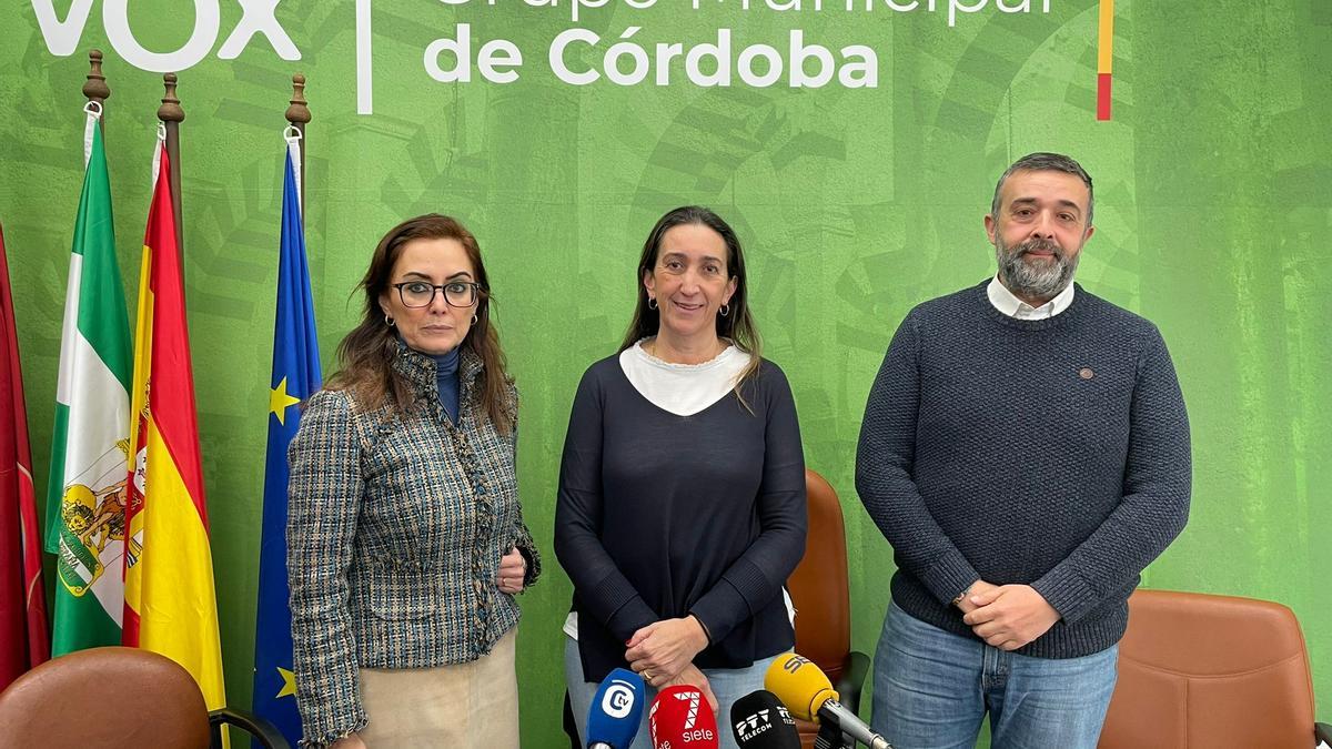 Yolanda Almagro, Paula Badanelli y Rafael Saco.