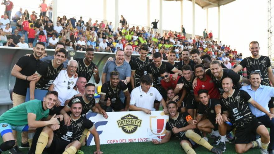 El Intercity celebra su clasificación para la próxima Copa del Rey el 21 de junio en Massanassa.