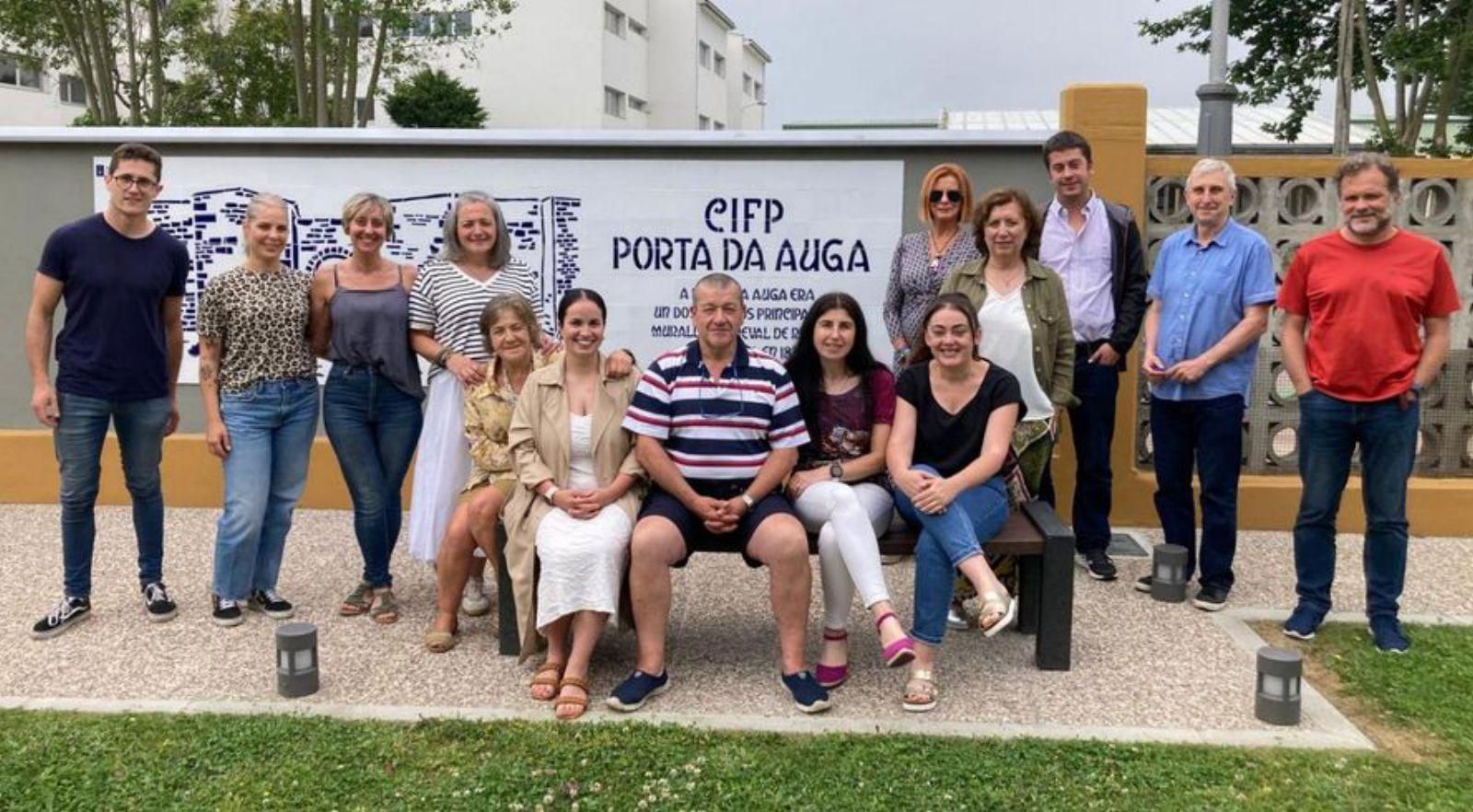 Parte de la comunidad educativa del CIFP Porta da Auga (Ribadeo)| Cedida a Lne