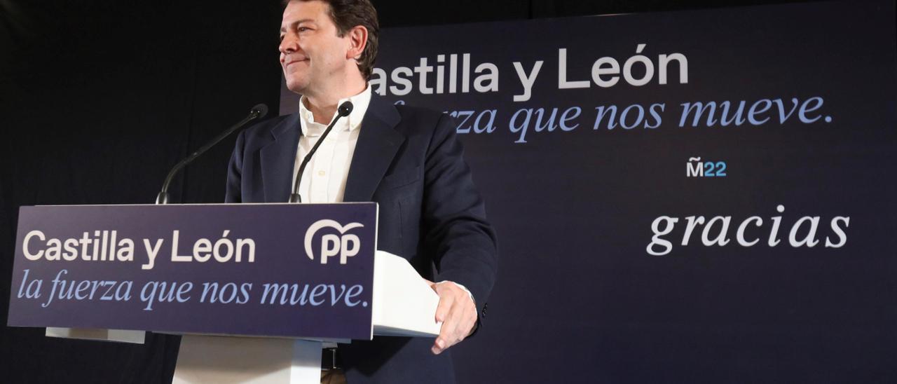 El PP gana por la mínima en Castilla y León y depende de Vox para formar Gobierno