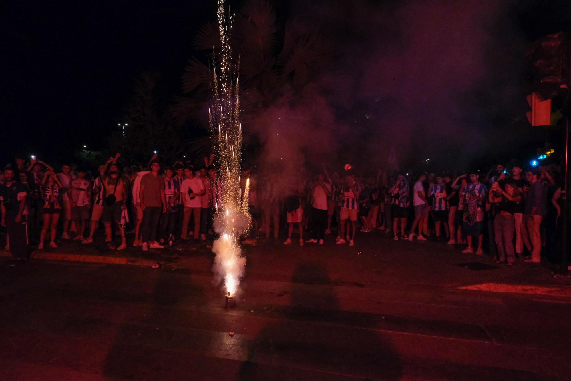 Explosión de júbilo en las calles de Málaga por el ascenso de su equipo de fútbol