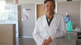 Juan de la Haba: «El cáncer de mama posparto es biológicamente distinto y más agresivo»