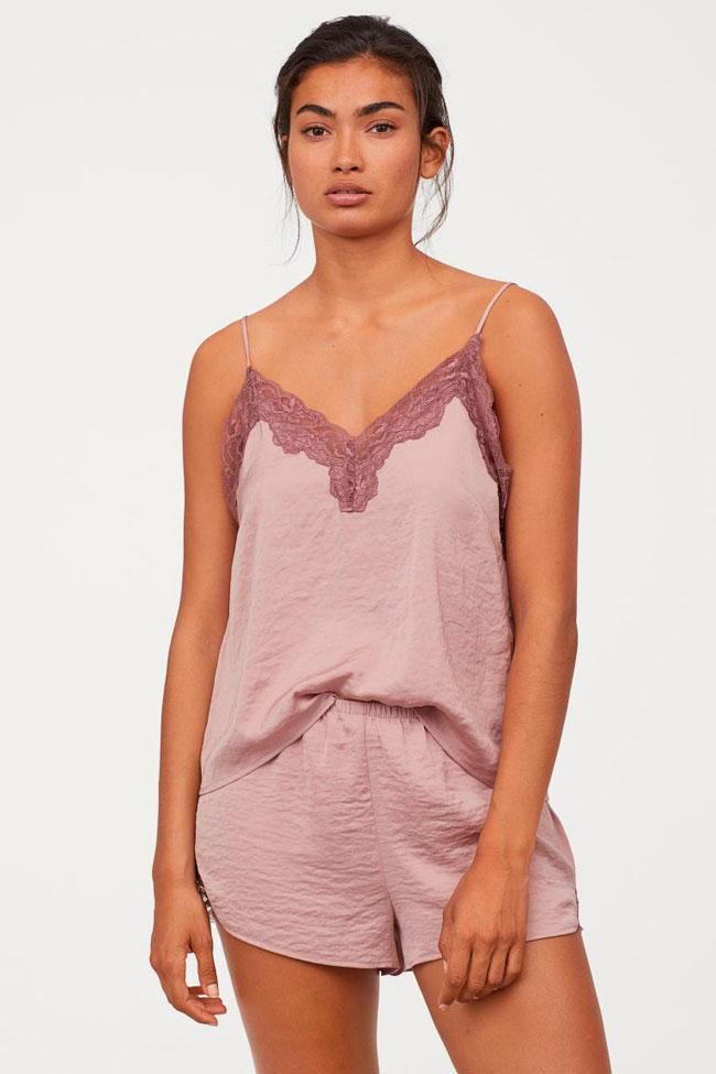 De satén y en un tono rosa apagado, de H&M