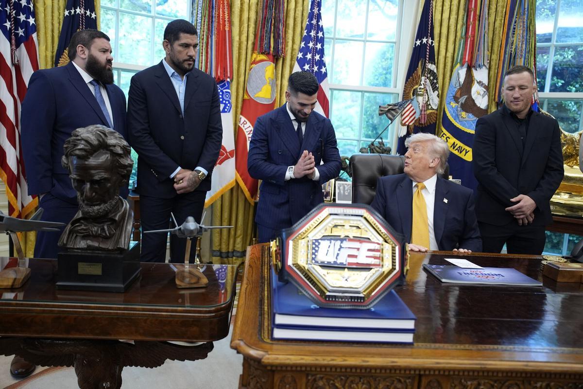 Trump, con Topuria en el despacho Oval