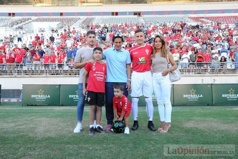 Presentación de Aquino