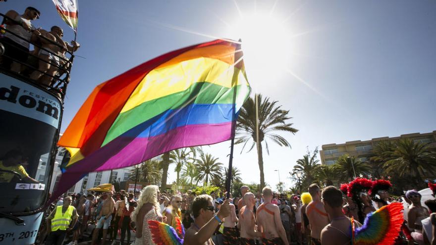 Maspalomas Gay Pride espera 250.000 personas en su dieciocho aniversario -  La Provincia