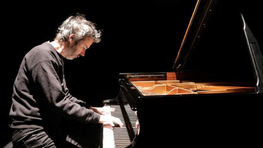 El piano de James Rodhes conquista Gijón