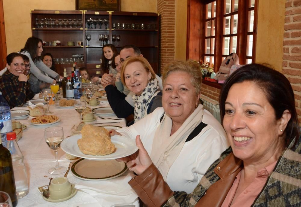 Éxito rotundo de la X Festa do Petote con 800 raciones