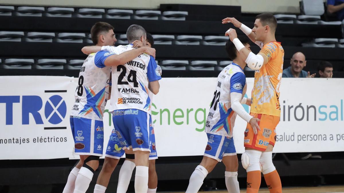 Augusto, Ortego, Raúl López e Iván Bernad celebran un gol de esta temporada en el Siglo XXI.