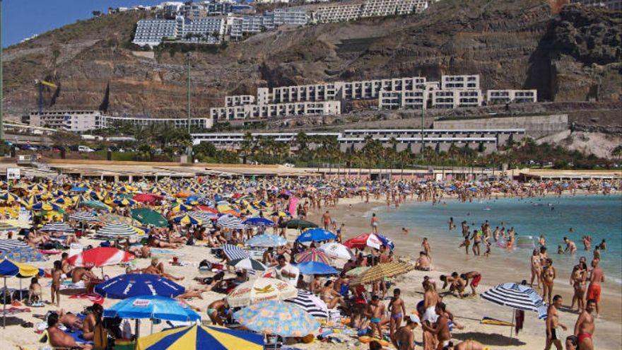 Turismo confía en que Reino Unido sitúe &quot;pronto&quot; a Canarias en semáforo verde.