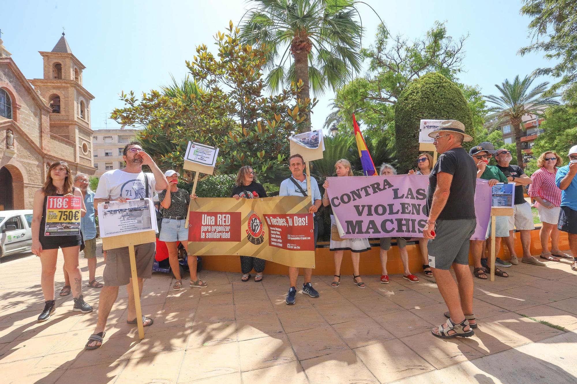 Protesta contra la ordenanza de convivencia en Torrevieja