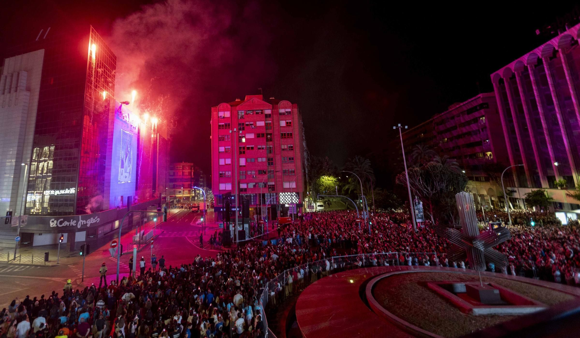 Todas las imágenes de la "Arribada del Foc 2025"