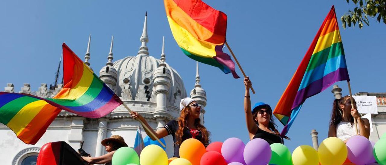 El TSJ desestima el recurso de las escuelas católicas contra el decreto de la Ley Trans