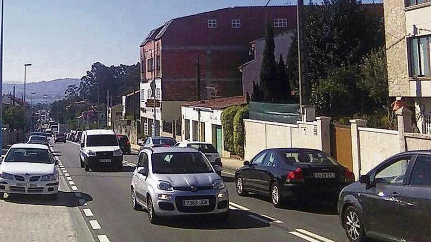 La avenida de Xoán XXIII, principal acceso rodado al centro de O Grove. // Muñiz