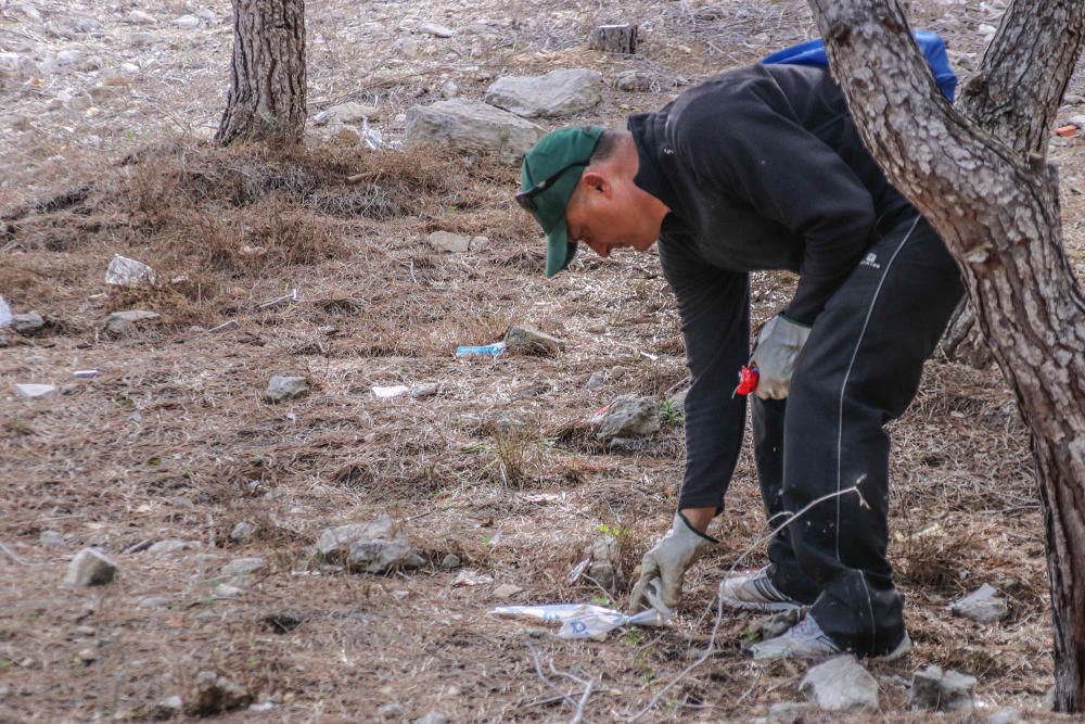 Voluntarios recogen 10 toneladas de basura de la s