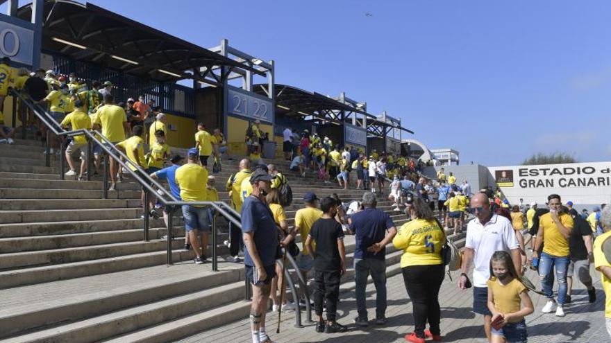 Ambiente durante el derbi en el Estadio de Gran Canaria