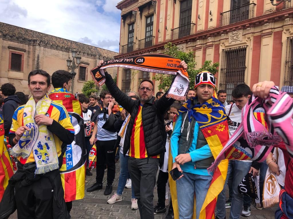 La afición valencianista toma Sevilla