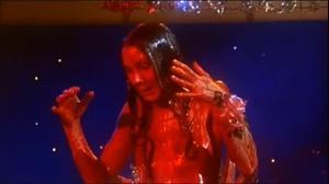 Muntatge amb fragments de 163 pel·lícules de por.