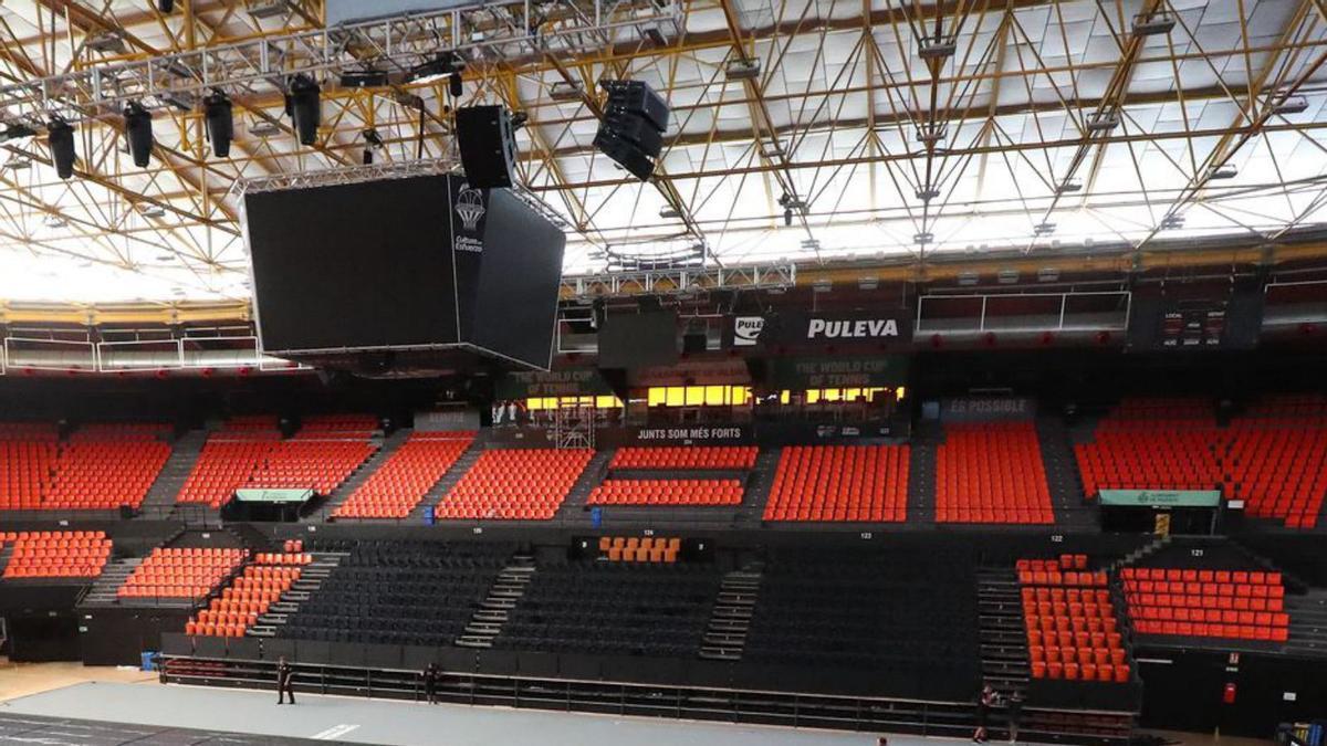 Montaje de la pista central en la Fonteta. | F. CALABUIG