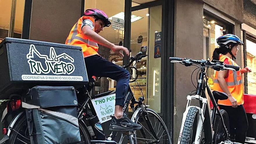 Les bicicletes preparades per fer un repartiment a domicili