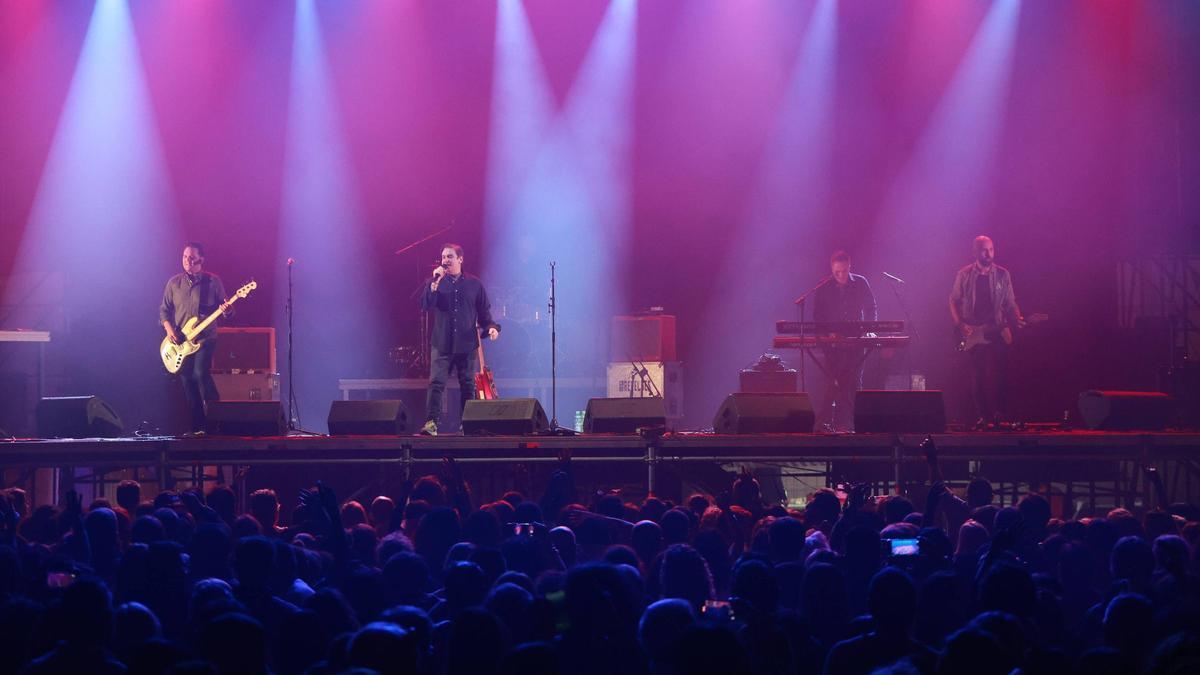 FOTOGALERÍA | El Ferial se rinde a Modestia Aparte, Kiko Veneno o Los Rebeldes en 'Locos por la Música'