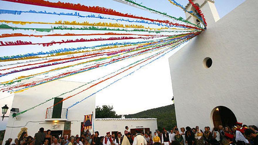 La plaza de Sant Agustí se llenó para celebrar el día grande de sus fiestas.