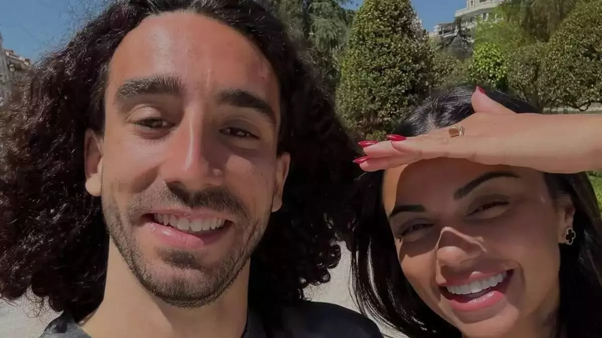 Entramos en la casa de Marc Cucurella (27 años) y Claudia Rodríguez (26 años) en Londres: decoración minimalista, techos abuhardillados y piscina climatizada